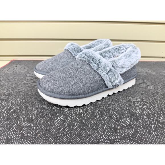 Skechers Shoes - Skechers Cozy Up Frosty Snuggles Gray Slippers Women’s Size 9.5